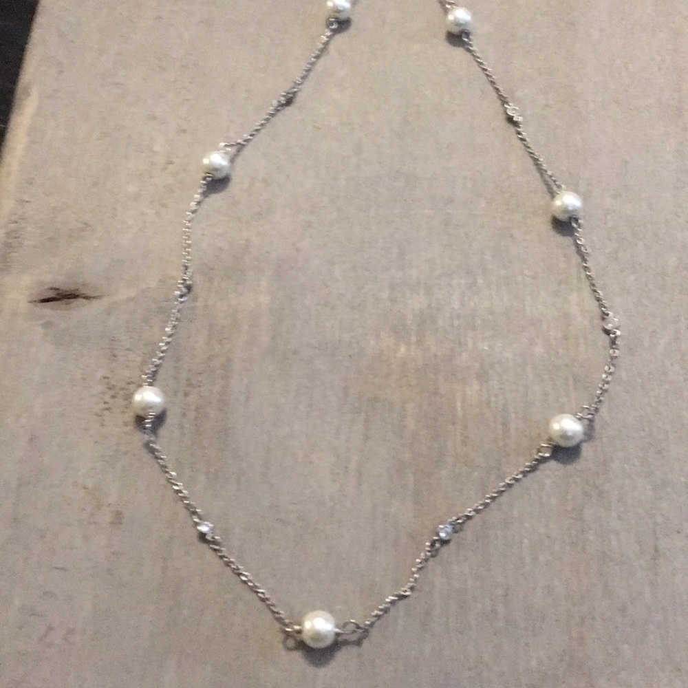 Pearl and crystal station choker
